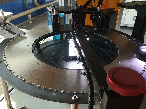 對比CCD，COMS，為什么定要用ccd視覺系統(tǒng)檢測設備？